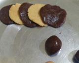 A picture of step 3 of Chocolate flower tart.
