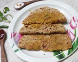 A picture of step 6 of Gobi aur pyaz ke paratha.