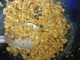 बेसन और चावल के आटे के स्प्रिंग रोल (Besan aur chawal ke aate ke spring roll recipe in Hindi)