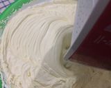 Foto langkah ke 5 dari resep Tiramisu Birthday Cake.