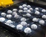 Foto del paso 5 de la receta: Galletas craqueladas de chocolate 🍫♥️