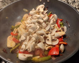 Foto del paso 5 de la receta: Fajitas de pollo con verduras