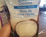 A picture of step 1 of Vanilla protein Oatmeal coconut smoothie.