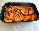 Fokhagymás libacomb édesburgonyával és zöldborsóval recept fázis 3 fotója