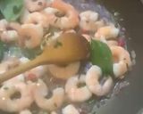Une image de l'étape 3 de 🌿Crevettes 🍤🦐sautées sur lit de tagliatelles 🍃🌱.