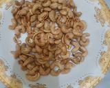 Foto langkah ke 3 dari resep Tips Kacang Mete Goreng Renyah.
