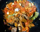 A picture of step 4 of Nolen Gur diye Tomato Chutney (Tomato Chutney with Date Palm Jaggery - Bong style).