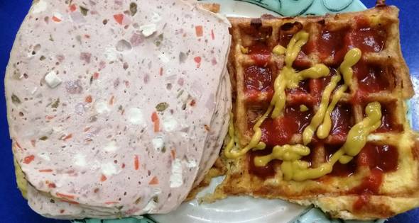 3 แซนวิชคีโต (ใช้ Chaffles แทนขนมปัง)