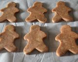 Une image de l'étape 3 de Bonhommes de Noël en sablés speculoos.