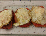 Foto del paso 6 de la receta: Pincho de lomo gratinado con queso y ensalada