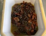 Une image de l'étape 1 de Gâteau aux raisins, agrumes et amandes.
