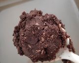 Foto del passaggio 4 della ricetta Brownies al cocco senza cottura
