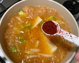 รูปขั้นตอนการทำที่ 6 ของ ซุปเต้าเจี้ยวเกาหลี ทเวนจังจิแก 된장찌개