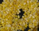 Foto langkah ke 2 dari resep Corn Cream Soup (Krim Sup Jagung).
