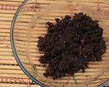 A picture of step 6 of Chocolate cake popsicles.