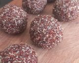 Foto del paso 2 de la receta: Onigiri de quinoa roja rellenos de verduras 🥑🫑