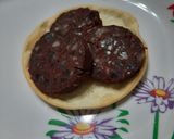 Foto del paso 4 de la receta: Canapés con morcilla y cherry