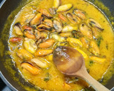 Foto del paso 3 de la receta: Mejillones en salsa