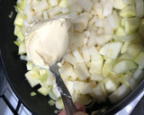 Foto del paso 3 de la receta: Crema de calabacín y puerro con crujiente de jamón