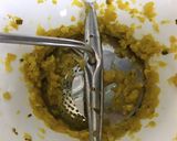 Une image de l'étape 4 de Purée de courge jaune au quatre épices et curcuma.
