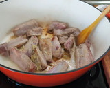 Foto del paso 5 de la receta: Costillas de cerdo con alubias blancas y chorizo