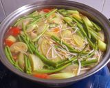 Hình bước làm 4 của món Canh chua cá đổng