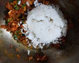 A picture of step 6 of Onion and tomatoes paratha.