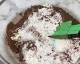 Foto langkah ke 1 dari resep Chocolate Muffin with Oreo - no mixer.