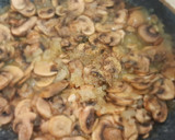 Foto del paso 2 de la receta: Ñoquis en salsa de champiñones al toque de mostaza al estragón