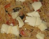 Foto del paso 3 de la receta: Fideos en la essen con tomatito