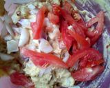 A picture of step 2 of Piyaz Tamatar Pakora.