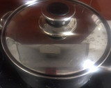 Foto del paso 7 de la receta: Salchichas con tomate y huevo