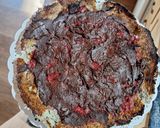 Foto del paso 5 de la receta: Tarta helada de Banana 🍌y coco🥥, rellena de frutillas 🍓 con capa de chocolate🍫 🎉🤤