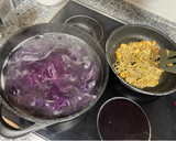 Foto del paso 2 de la receta: Espaguetis con gulas y lombarda
