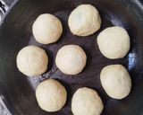 Foto langkah ke 2 dari resep Roti Sobek Teflon Tanpa Ulen.