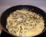 Foto del paso 8 de la receta Tortilla de judías verdes y queso blanco