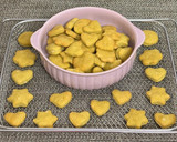 A picture of step 14 of Avocado Biscuits.