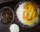عکس مرحله 2 از دستور قورمه سبزی با ته دیگ سیب زمینی خلالی