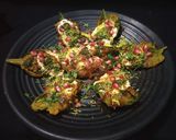 A picture of step 4 of Palak Pakoda Chaat.