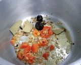 A picture of step 4 of Fish majboos Rice.