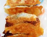 A picture of step 7 of Crispy Pan-Fried Dumplings (Guotie).