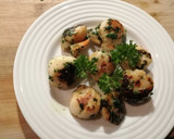 Foto del paso 3 de la receta: Zamburiñas al ajillo a la plancha
