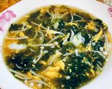Hình bước làm 3 của món Canh rong biển trứng gà, nấm kim châm