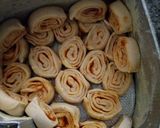 A picture of step 12 of Potatoe swirl bread/burger.