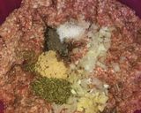 Foto del paso 1 de la receta: Albóndigas en salsa de tomate 🥫