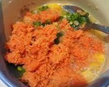 Foto langkah ke 6 dari resep Telur Dadar Sawi Gulung Isi Ayam Wortel.