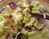 Foto del paso 3 de la receta: Ensalada de pollo con arándanos secos y nuez