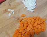 Foto del paso 1 de la receta Estofado de cerdo con patata, boniato y setas