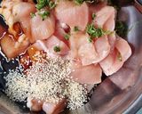 รูปขั้นตอนการทำที่ 2 ของ ไก่ห่อใบเตย (หม้อทอดไร้น้ำมัน)
