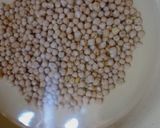 A picture of step 1 of Chana chaat or chickpeas.